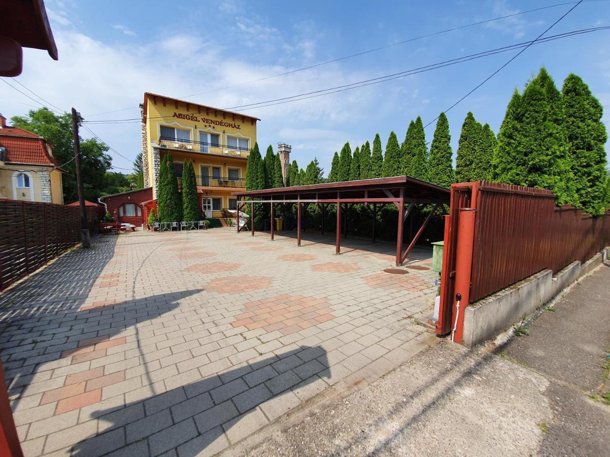Abigel Vendeghaz Hotel Miskolc Exterior photo