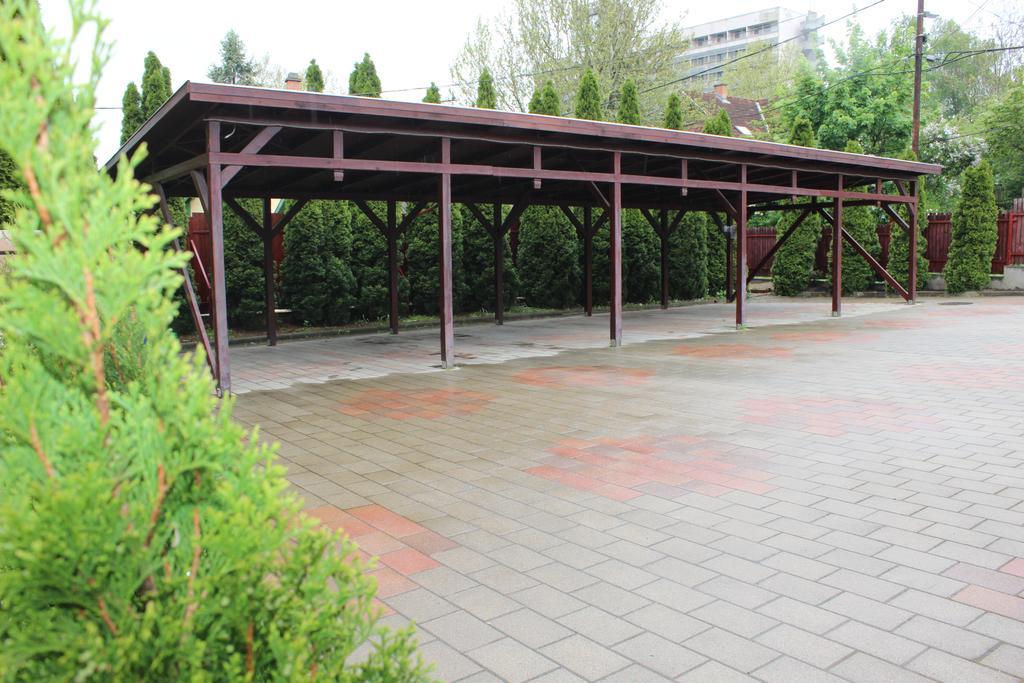 Abigel Vendeghaz Hotel Miskolc Exterior photo